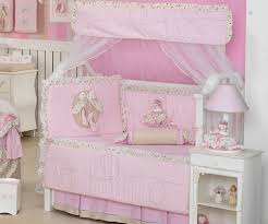 berço : quarto de bebê